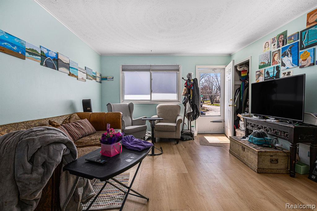 1243 S Lexington Parkway, Ypsilanti, MI 48198 — Photo 4