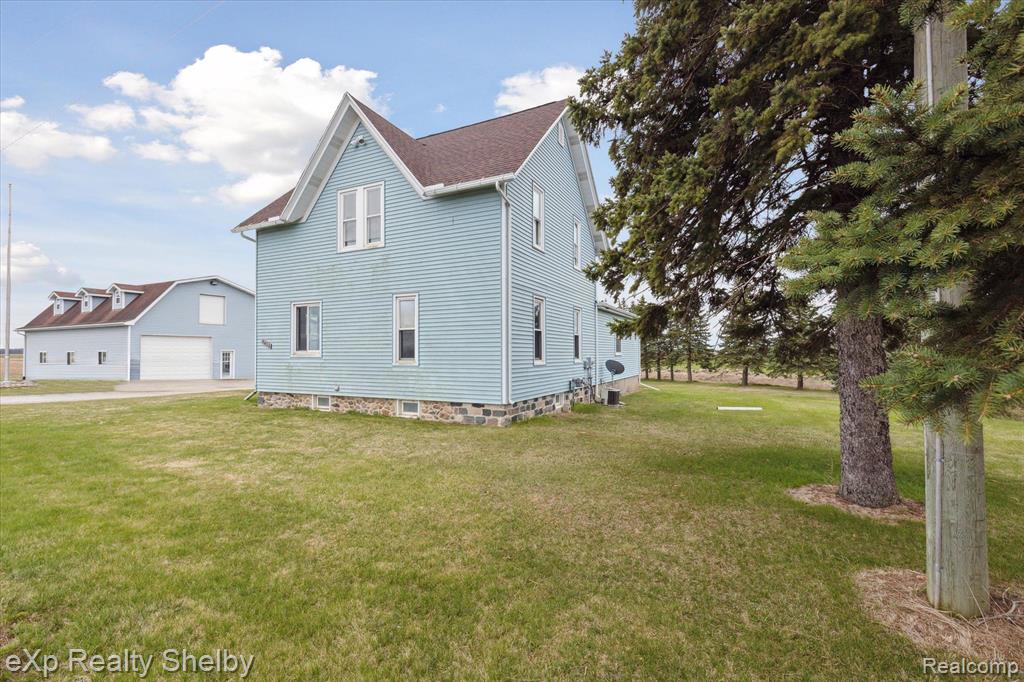 8433 W SANILAC Road, Vassar, MI 48768 — Photo 2