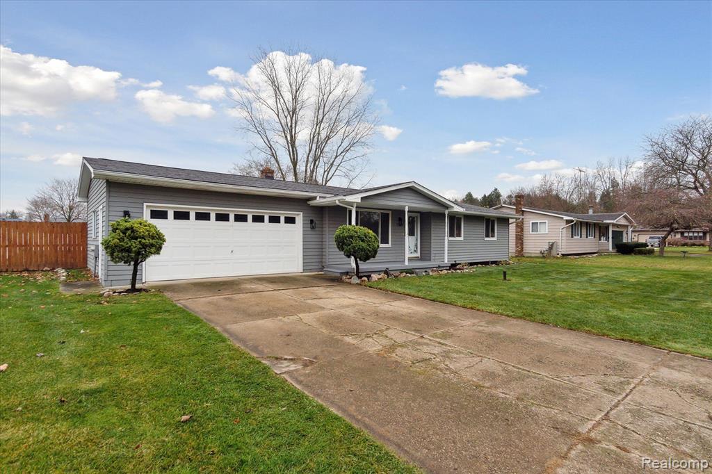 7107 FAIRGROVE Drive, Swartz Creek, MI 48473 — Photo 2