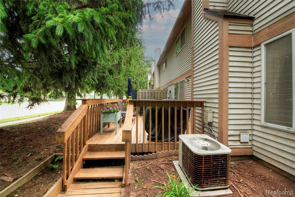 6397 Hunter Pointe Street, Westland, MI — Photo 4