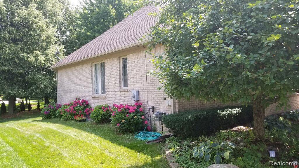 48280 ELMWOOD Drive, Shelby Twp, MI 48315 — Photo 18