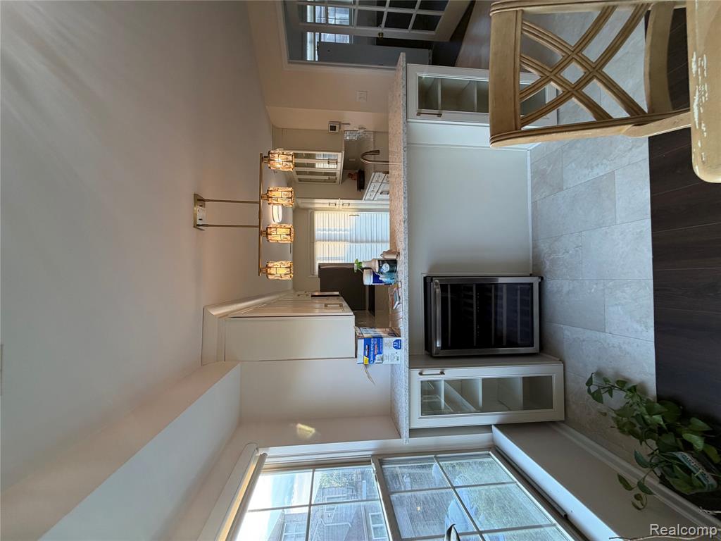 27 Georgetown Court, Dearborn, MI 48126