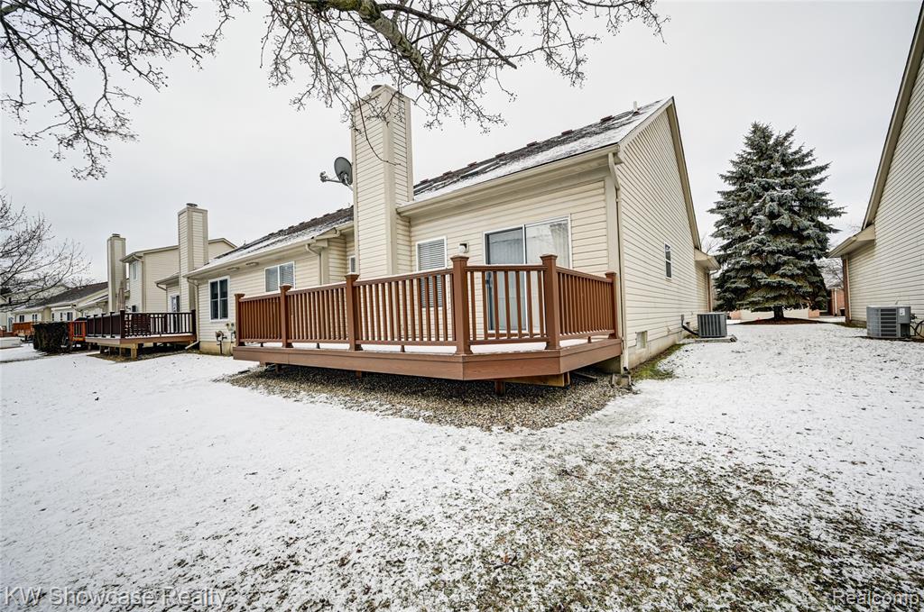 458 N Oak Drive, Commerce Twp, MI 48390 — Photo 51