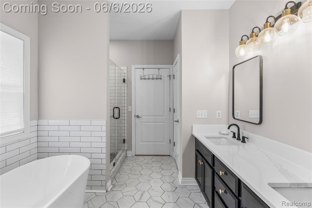 10242 Beacon Court, Grand Blanc, MI 48439 — Photo 26