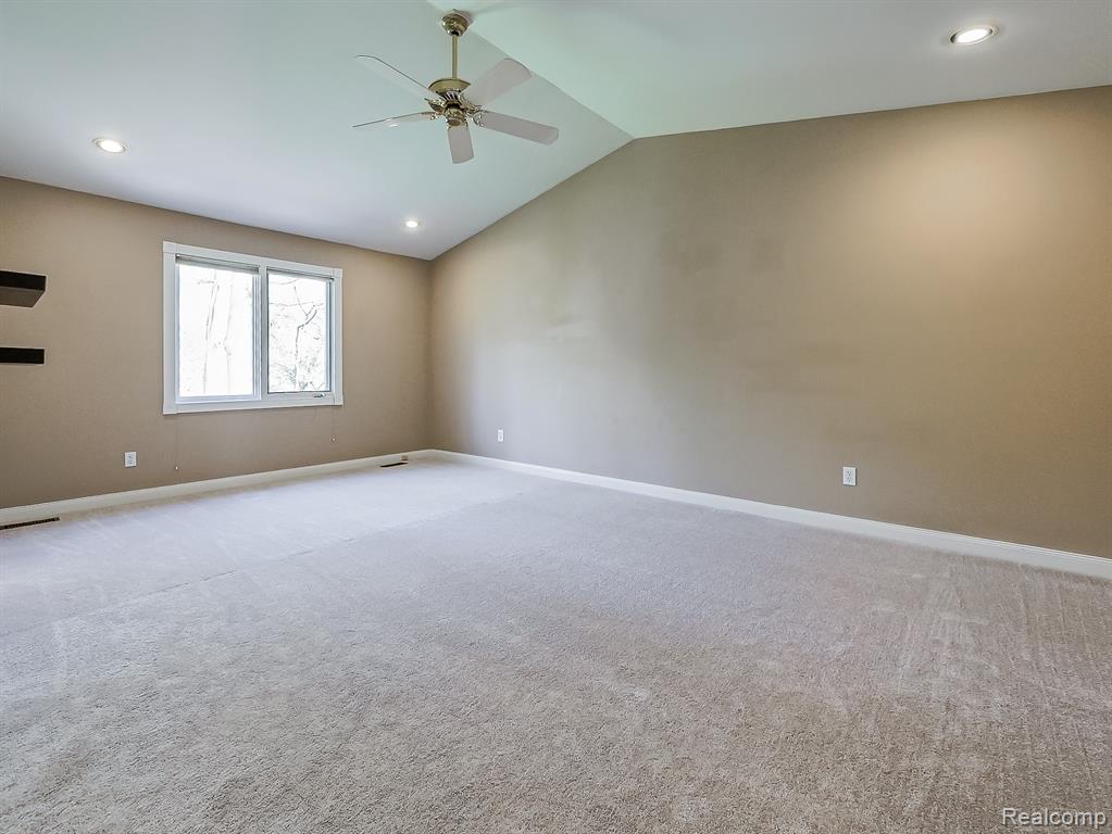 878 River Bend Drive, Rochester Hills, MI 48307 — Photo 27