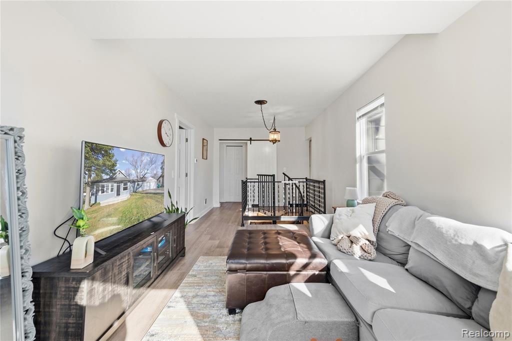 3575 Knollview Avenue, West Bloomfield, MI 48324 — Photo 6