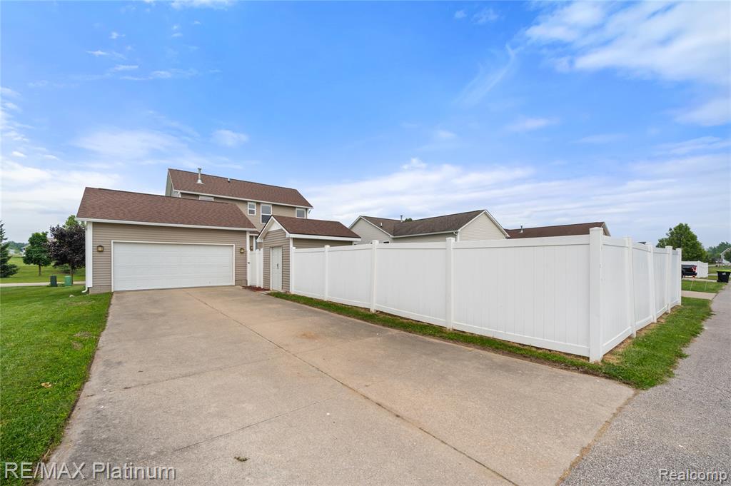 6327 Saint Charles Pass, Swartz Creek, MI 48473 — Photo 38