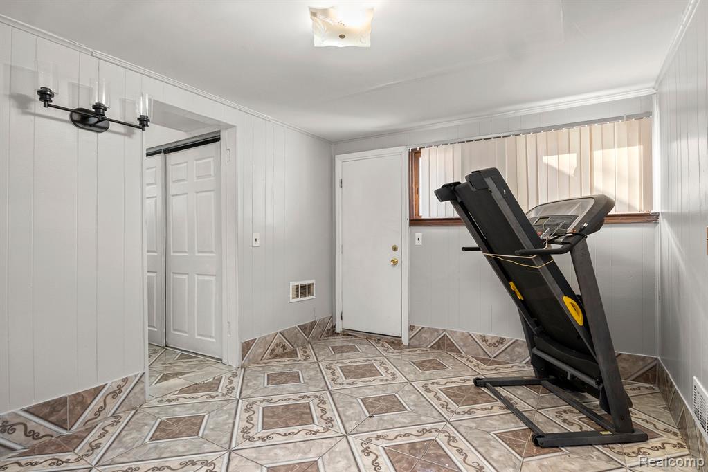 6500 N VERNON Street, Dearborn Heights, MI 48127 — Photo 25