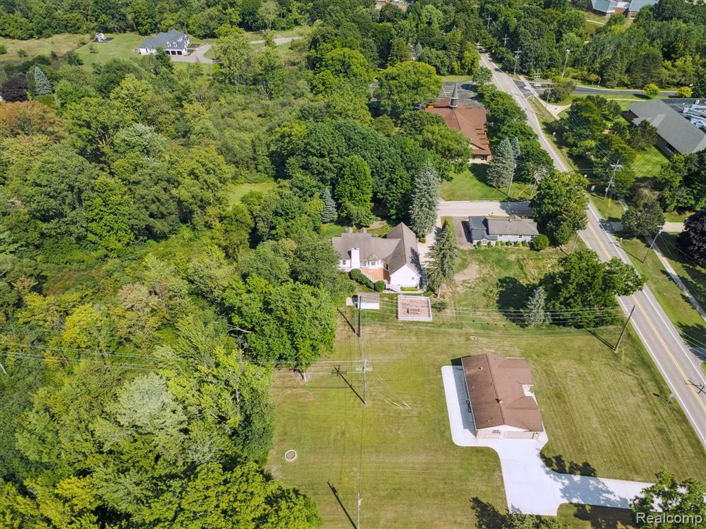 7127 Perry Lake Road, Clarkston, MI — Photo 66