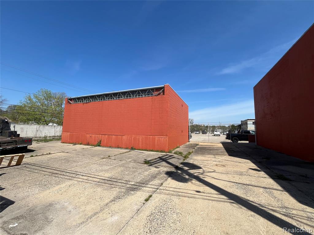 30549 Stephenson Highway, Madison Heights, MI 48071 — Photo 11