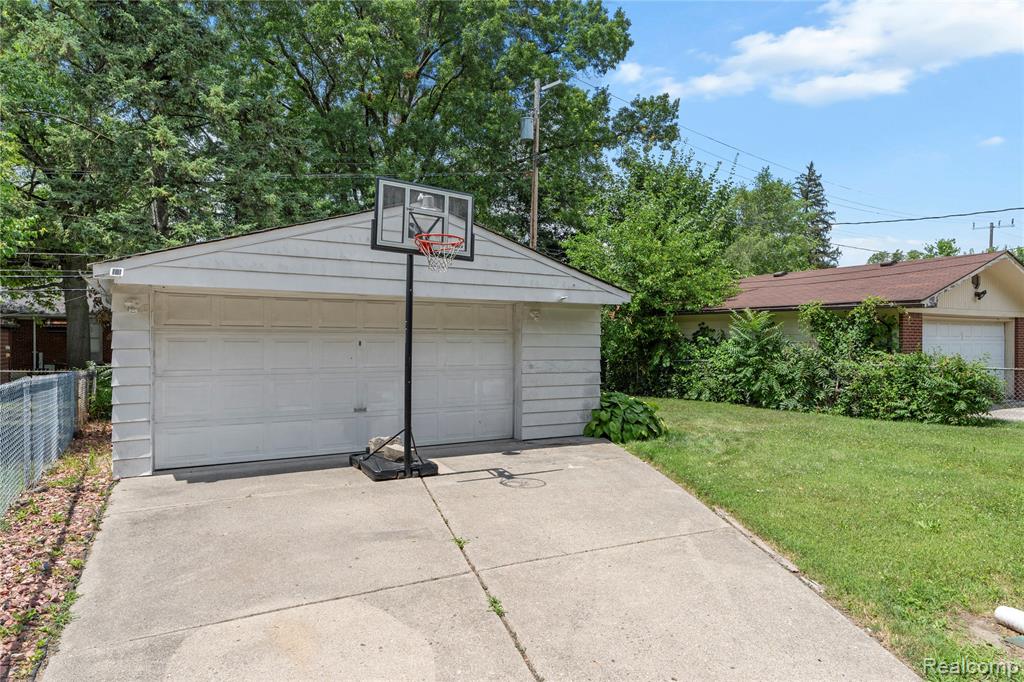 9615 W Parkway Street, Redford, MI 48239 — Photo 25