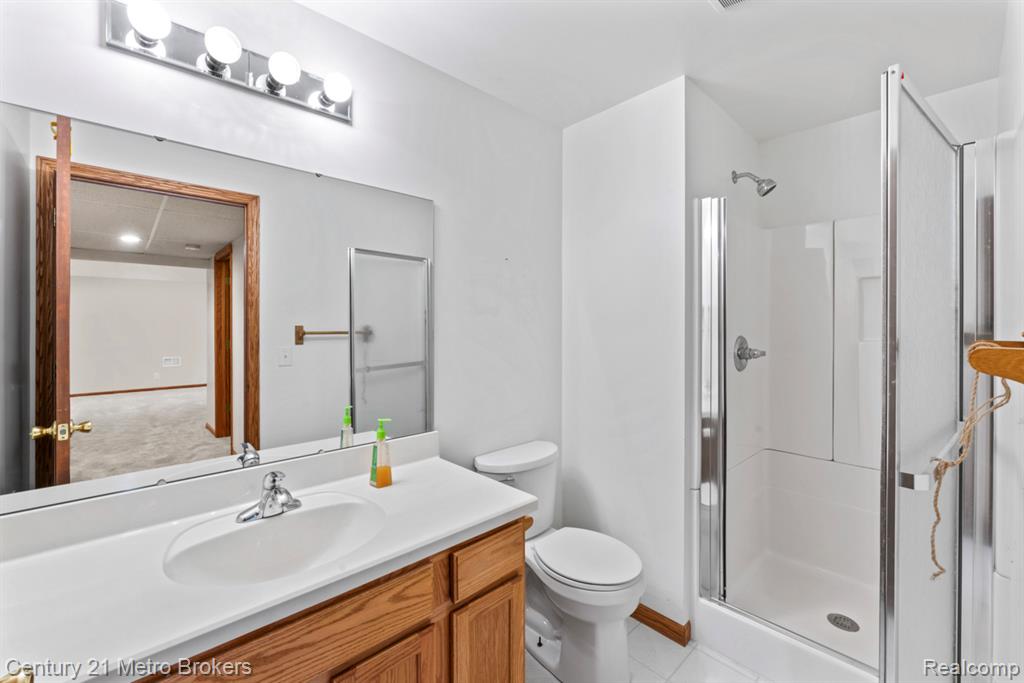 751 River Edge Court, Flushing, MI 48433 — Photo 22