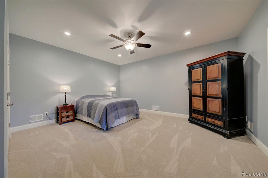 5718 EVERGREEN, Howell, MI 48855 — Photo 31