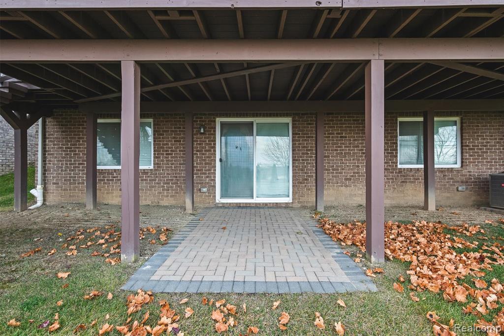 4882 E Stonegate Circle, Lake Orion, MI — Photo 40