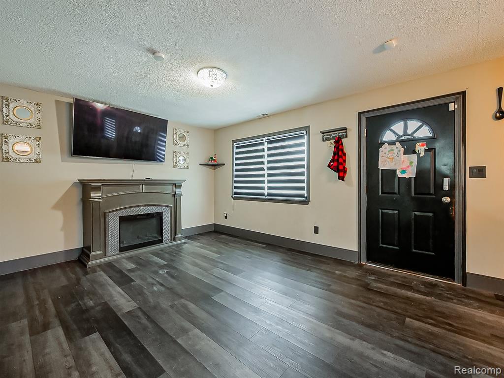 6087 N Parent Street, Westland, MI — Photo 2