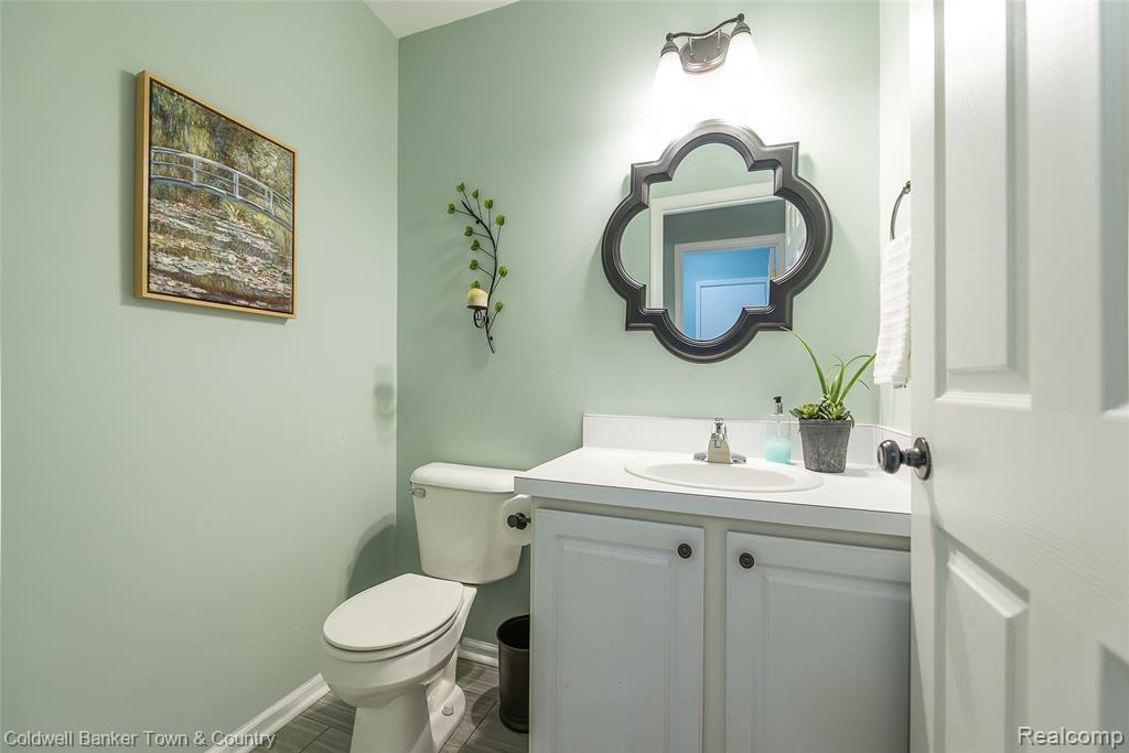 642 Chestnut Drive, Wixom, MI 48393 — Photo 27