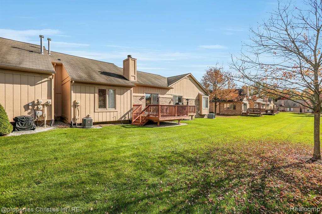 35211 White Pine Trail, Farmington Hills, MI 48335 — Photo 32