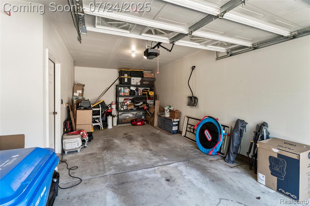 729 Amberly Dr, C, Waterford, MI 48328 — Photo 33