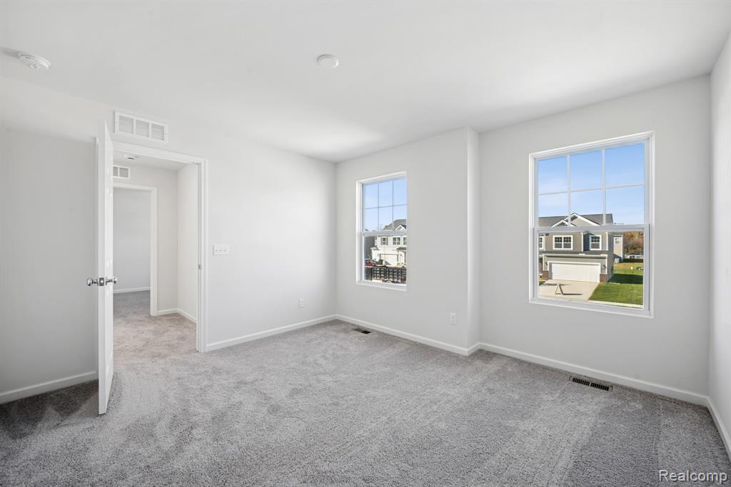 54822 Heron Circle, New Baltimore, MI 48047 — Photo 24