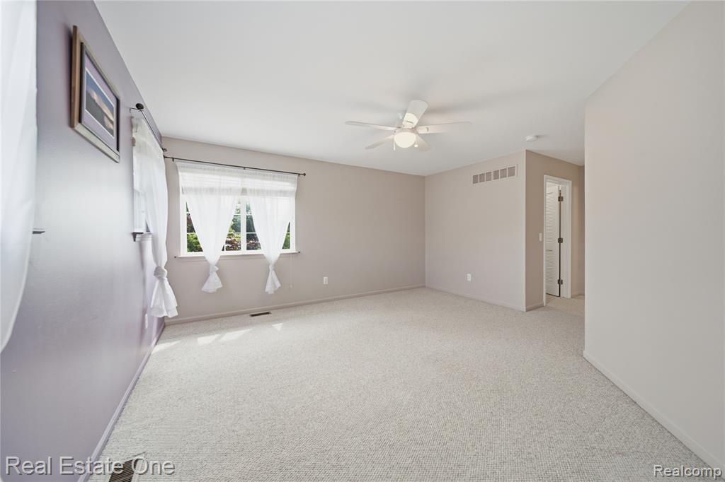 8576 Barrington Drive, Ypsilanti, MI 48198 — Photo 24