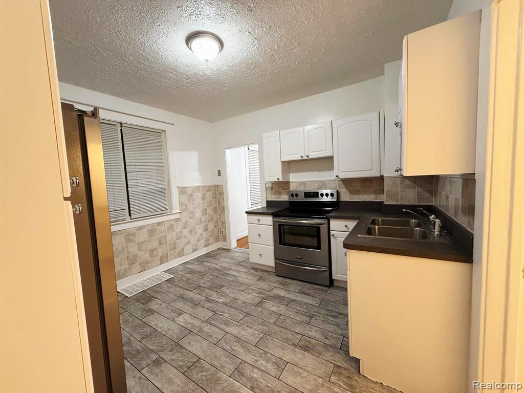 3934 Commor Street, Hamtramck, MI 48212 — Photo 15