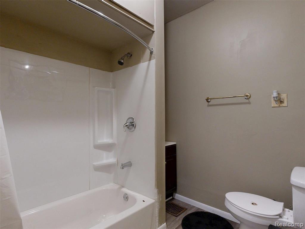 909 N Granger Street, Saginaw, MI 48602 — Photo 29