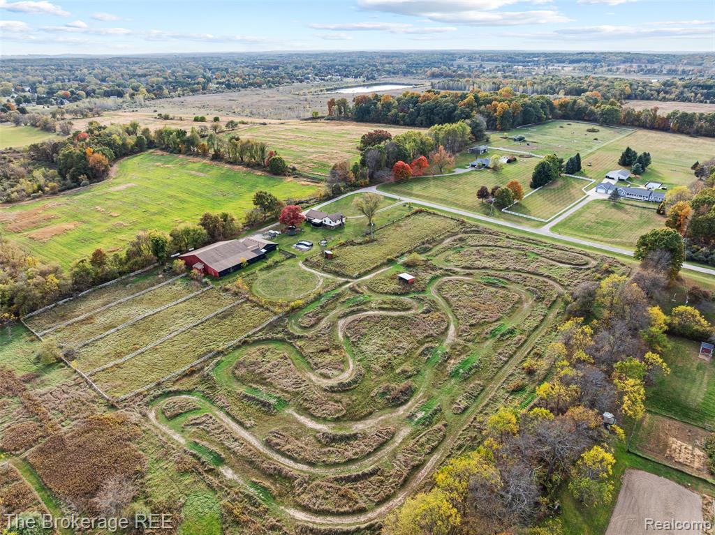 5950 Carscadden Way, Highland, MI — Photo 4