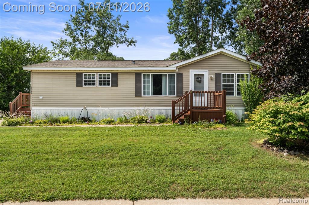 2785 Mulberry Dr, Clarkston, MI 48348