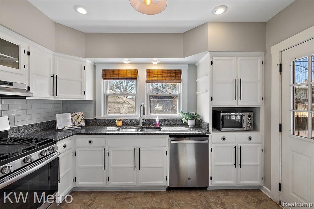 919 N WASHINGTON Avenue, Royal Oak, MI 48067 — Photo 7