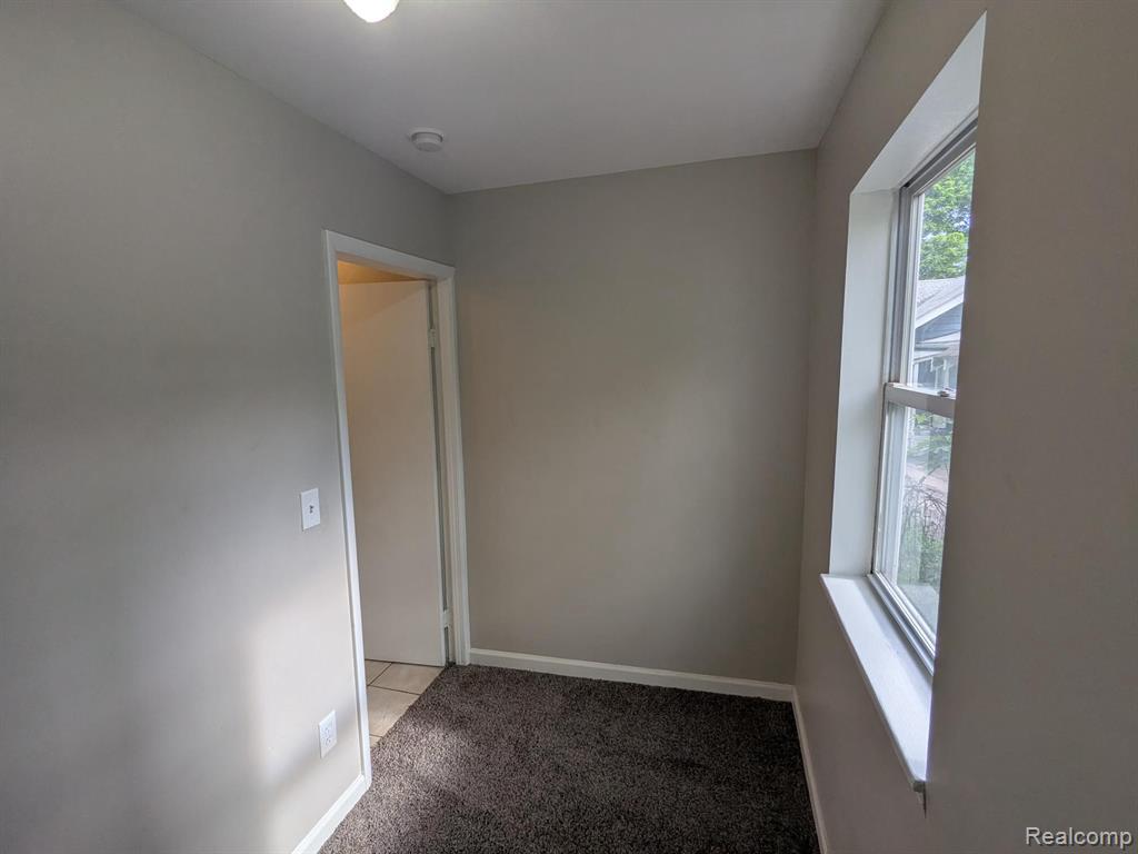54 E PRINCETON Avenue, Pontiac, MI 48340 — Photo 7