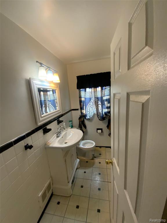 9116 Patton Street, Detroit, MI 48228 — Photo 11