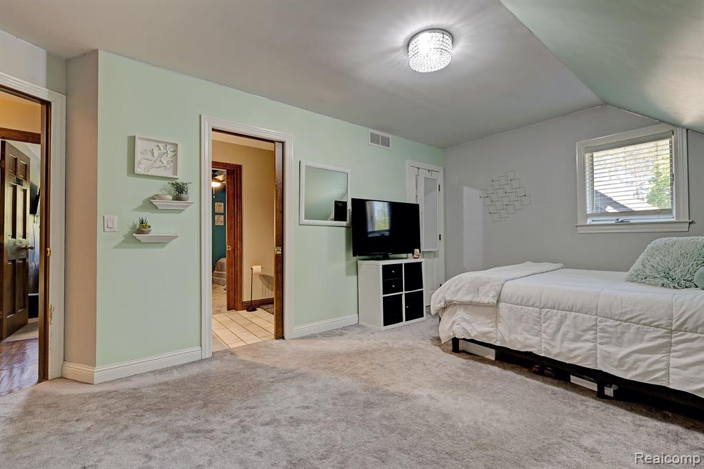 900 ROLLING PINES Drive, Ortonville, MI 48462 — Photo 44