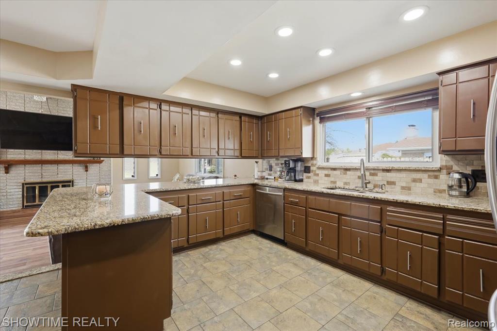 16515 Cederama Drive, Clinton Twp, MI 48038 — Photo 20