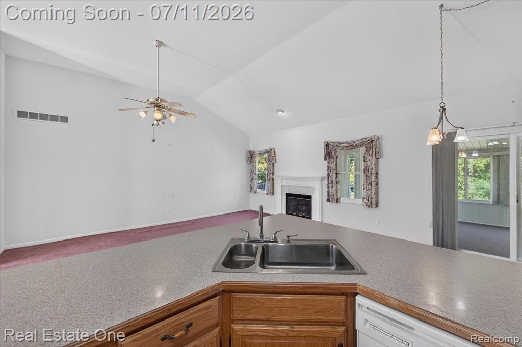 5128 Queensway, Howell, MI 48843 — Photo 16
