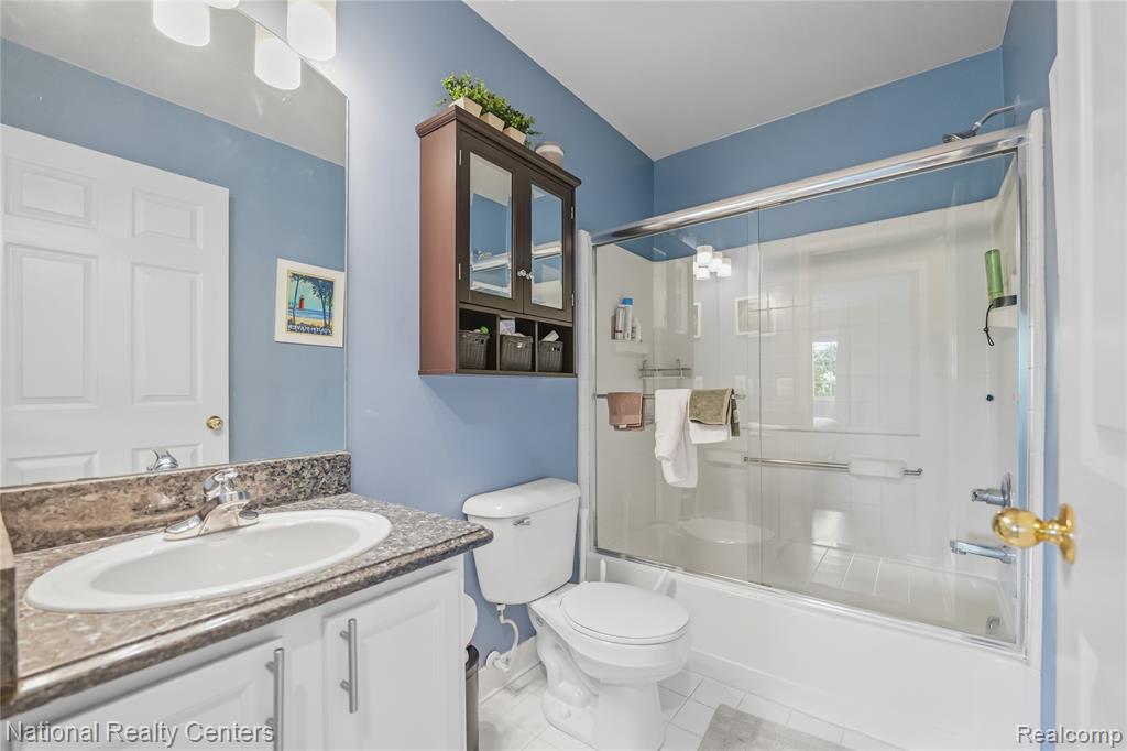 128 Sandy Lane, Walled Lake, MI 48390 — Photo 46