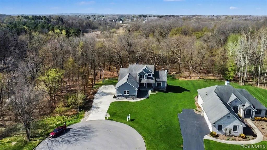 1281 Victoria Lane, Fenton, MI 48430