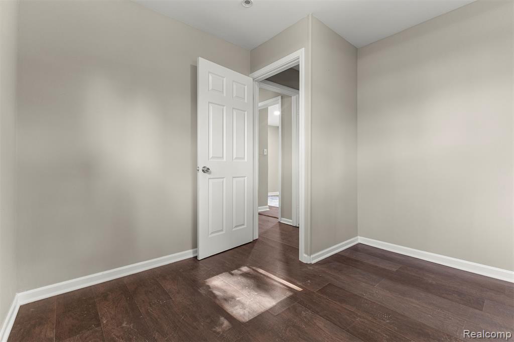 8279 Hugh Street, Westland, MI — Photo 16