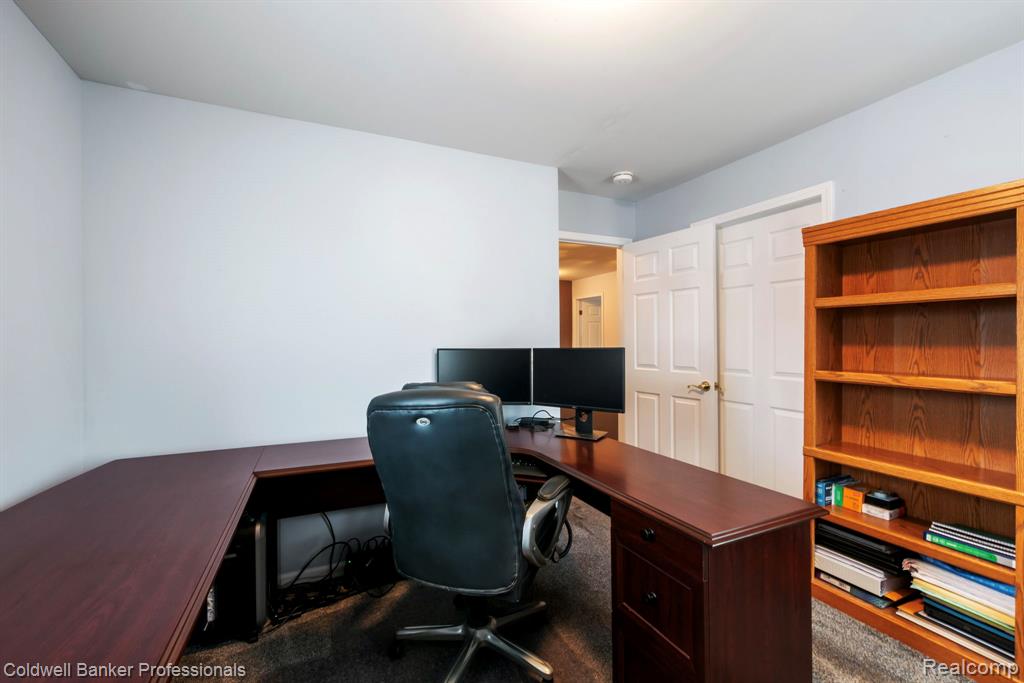 8525 Barrington Drive, Ypsilanti, MI 48198 — Photo 40