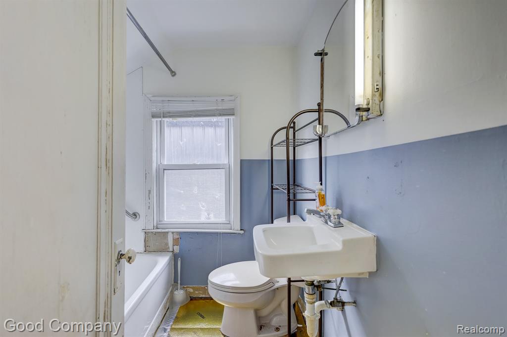 736 E Meyers Avenue, Hazel Park, MI 48030 — Photo 33