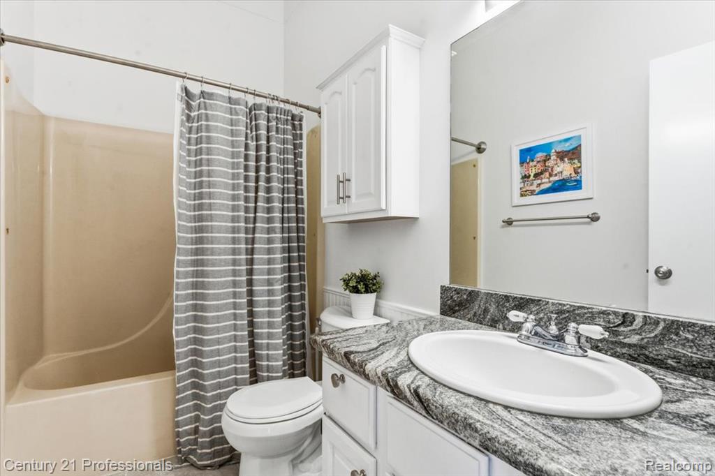 11413 Bancroft Court, Fenton, MI 48430 — Photo 23