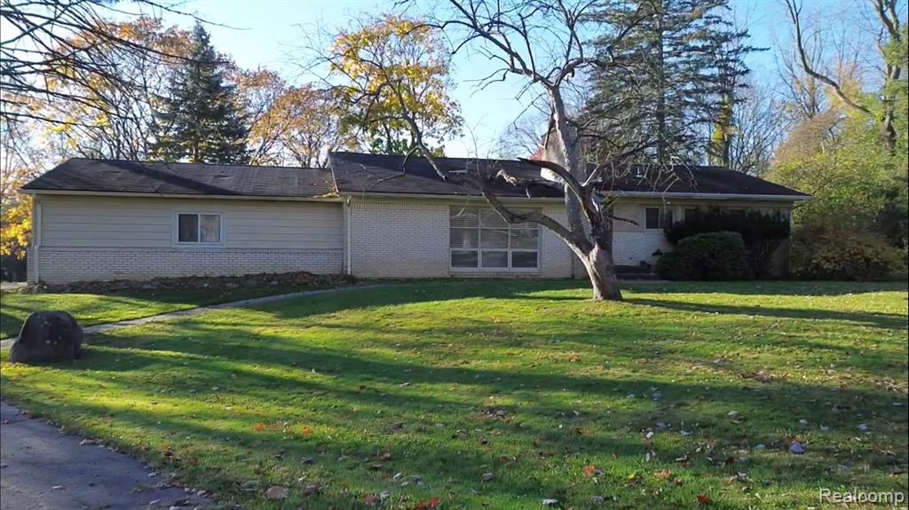 460 N EVANSDALE Drive, Bloomfield Hills, MI 48304 — Photo 2