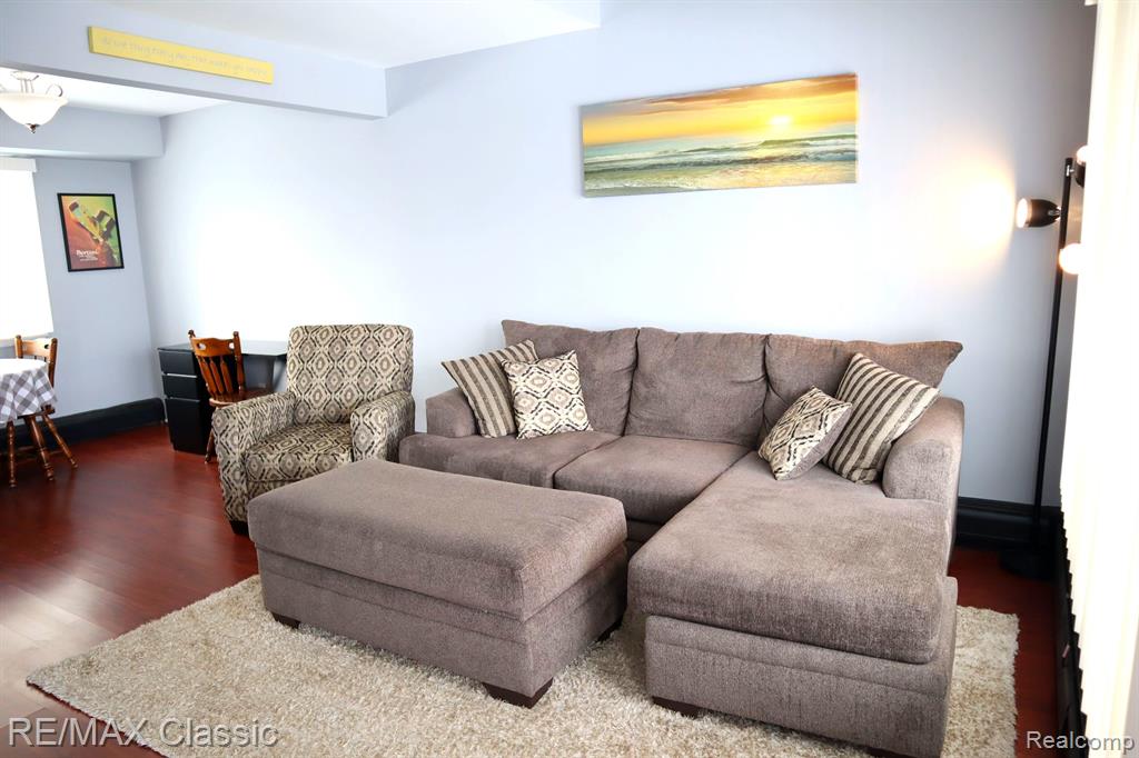 8149 Huntington Street, 12, Westland, MI — Photo 2