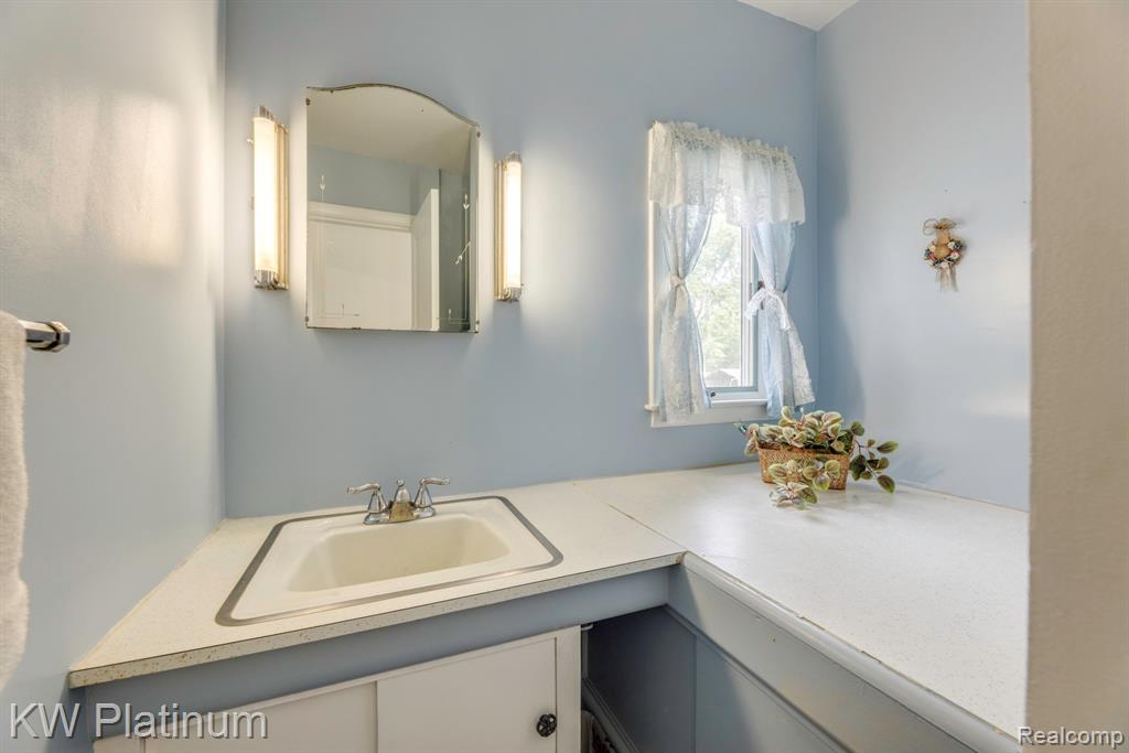 5930 Gratiot Avenue, St. Clair, MI 48079 — Photo 19
