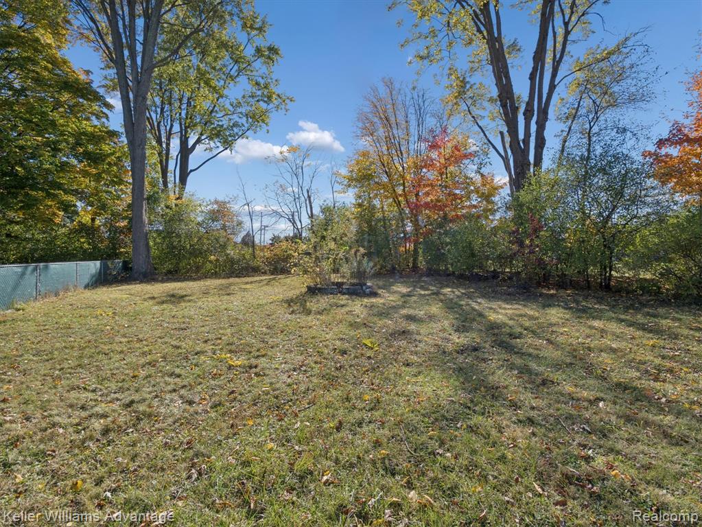 6008 Burroughs Avenue, Sterling Heights, MI 48314 — Photo 27