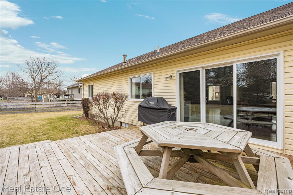 6335 Stonehearth Pass, Grand Blanc, MI 48439 — Photo 42