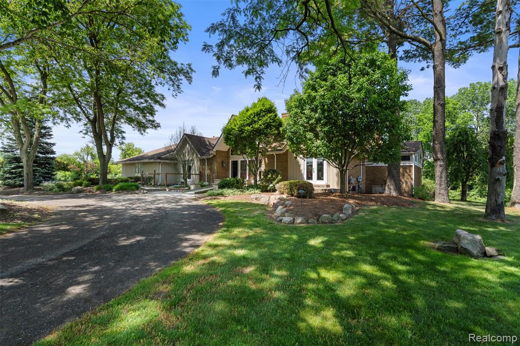 47915 6 Mile Road, Northville, MI — Photo 13