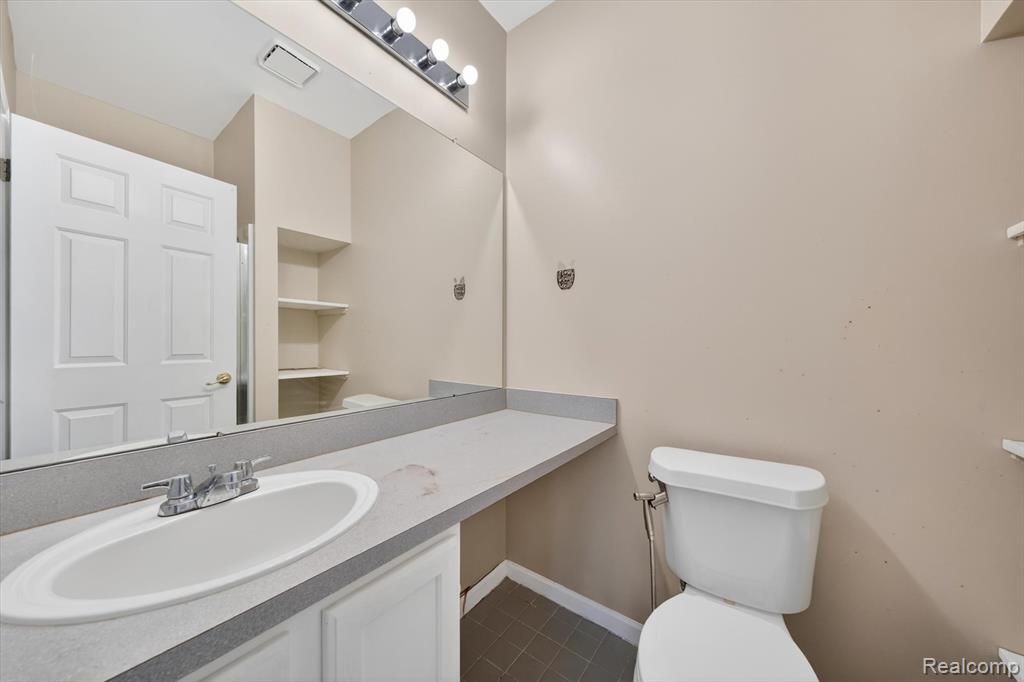 43027 Strand Drive, Sterling Heights, MI 48313 — Photo 25