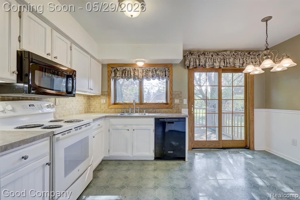 845 Hadley Road, Rochester Hills, MI 48307 — Photo 2