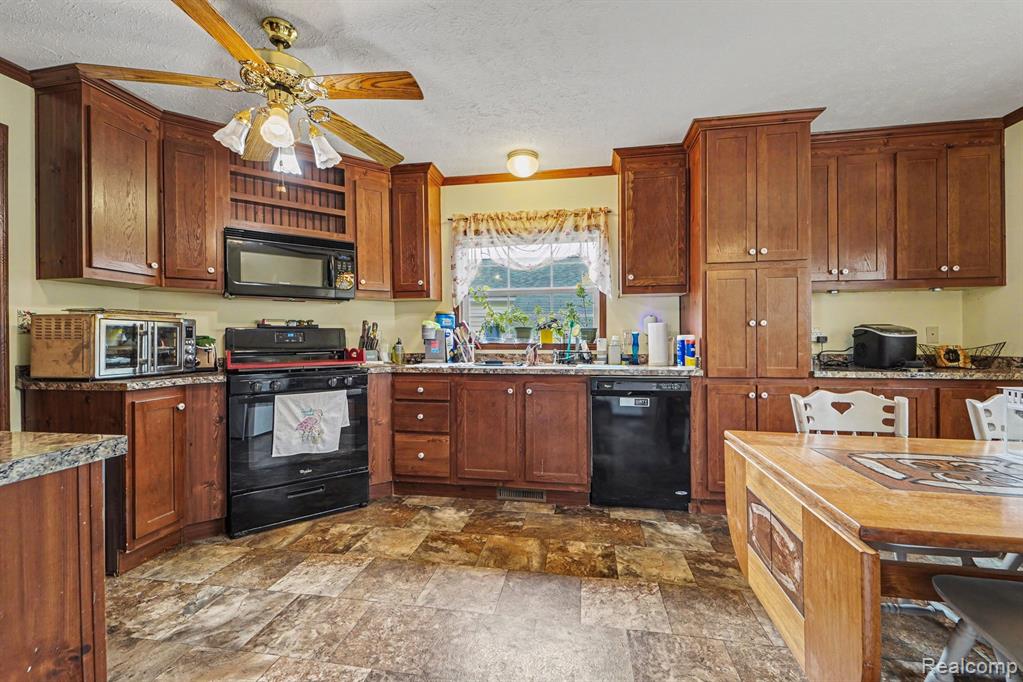 1031 Falstaff Circle - Photo 4
