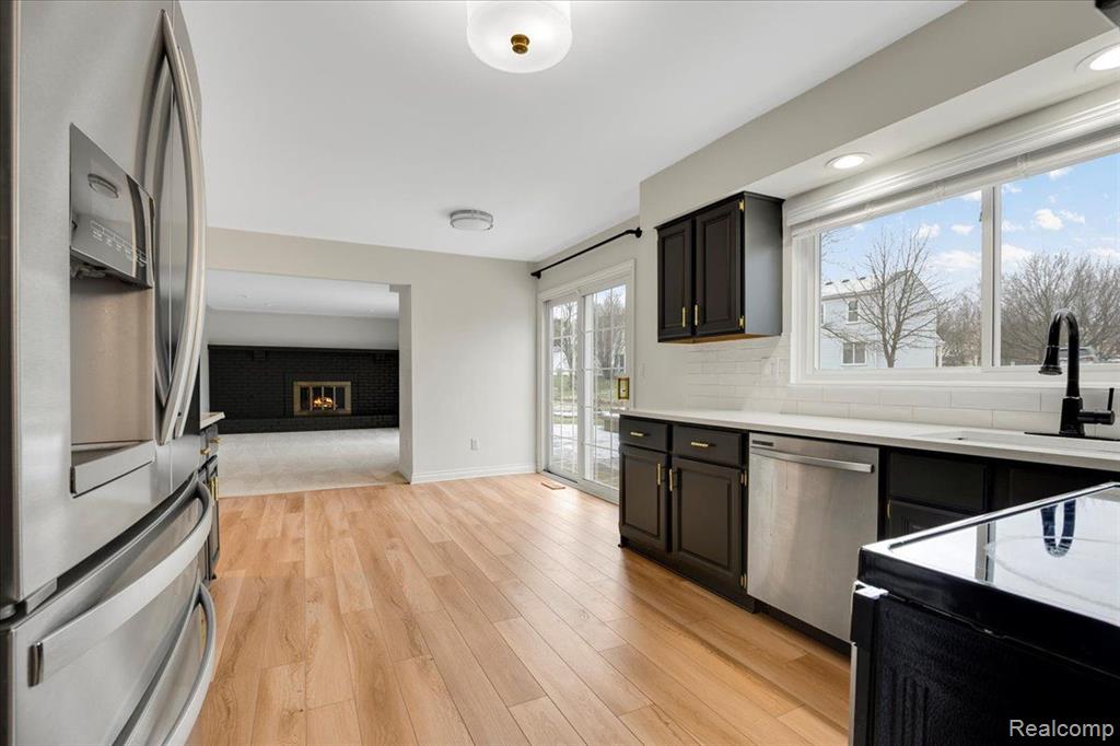 5460 HAMMERSMITH Drive, West Bloomfield, MI — Photo 5
